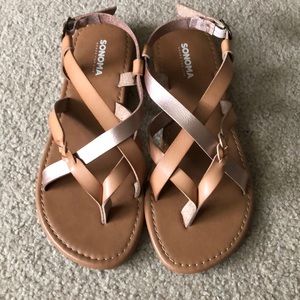 Sonoma sandals